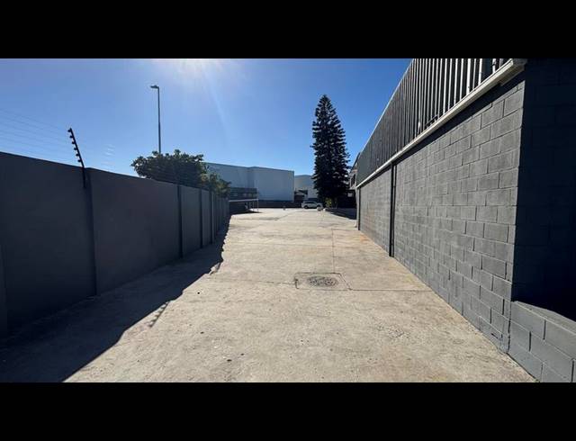 INDUSTRIAL PROPERTY TO RENT IN EPPING